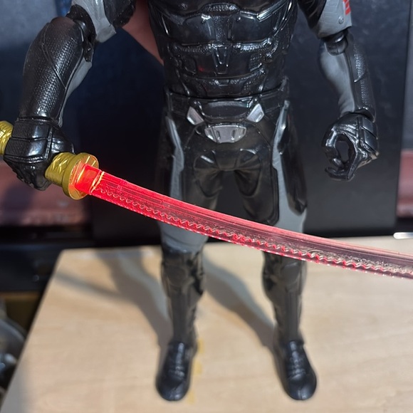 GI Joe Origins Ninja Strike Snake Eyes - Picture 5 of 5